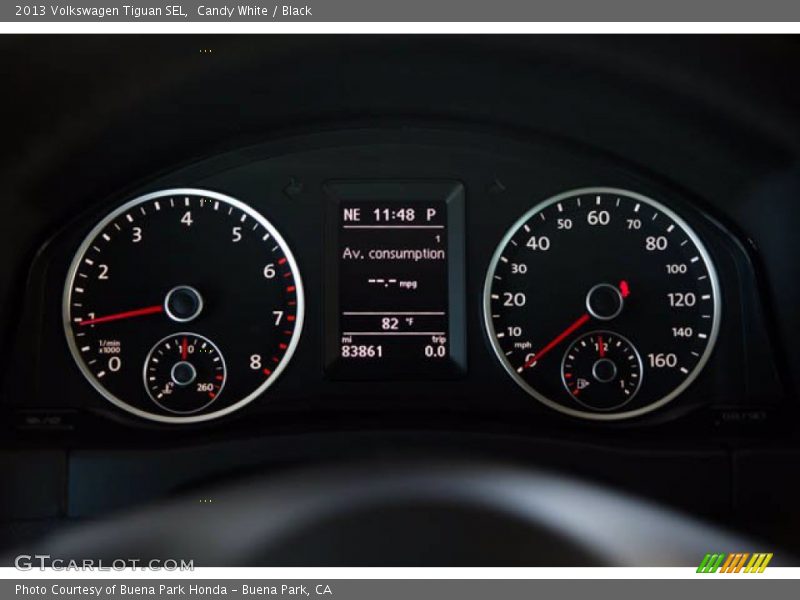 Candy White / Black 2013 Volkswagen Tiguan SEL