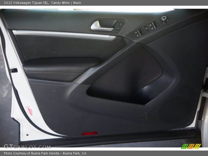 Candy White / Black 2013 Volkswagen Tiguan SEL