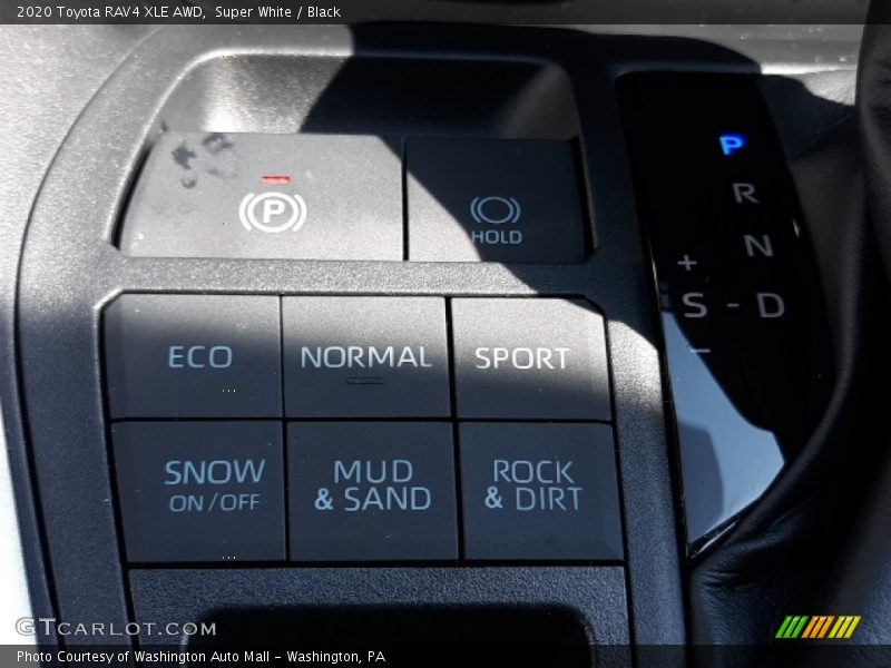 Super White / Black 2020 Toyota RAV4 XLE AWD