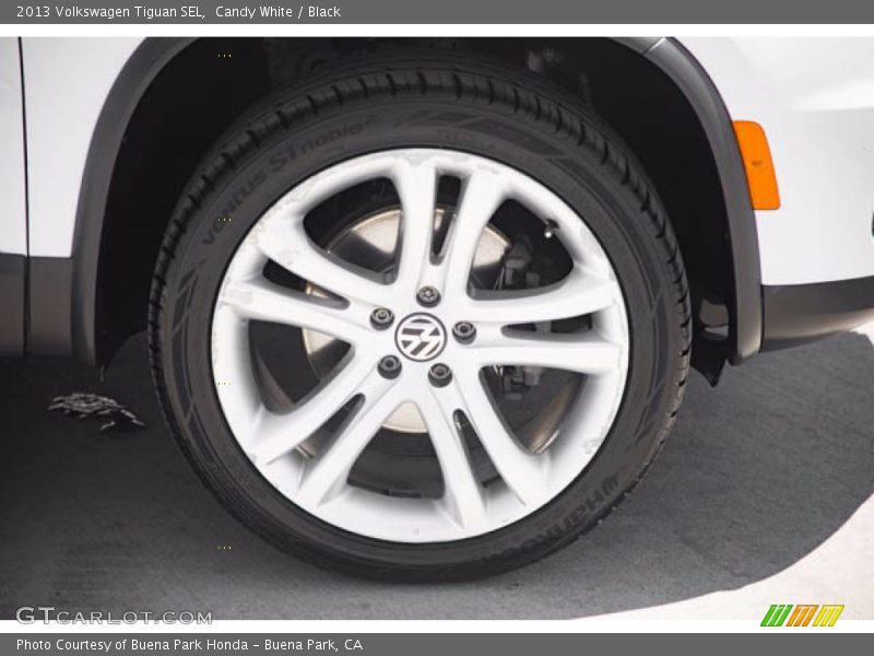 Candy White / Black 2013 Volkswagen Tiguan SEL