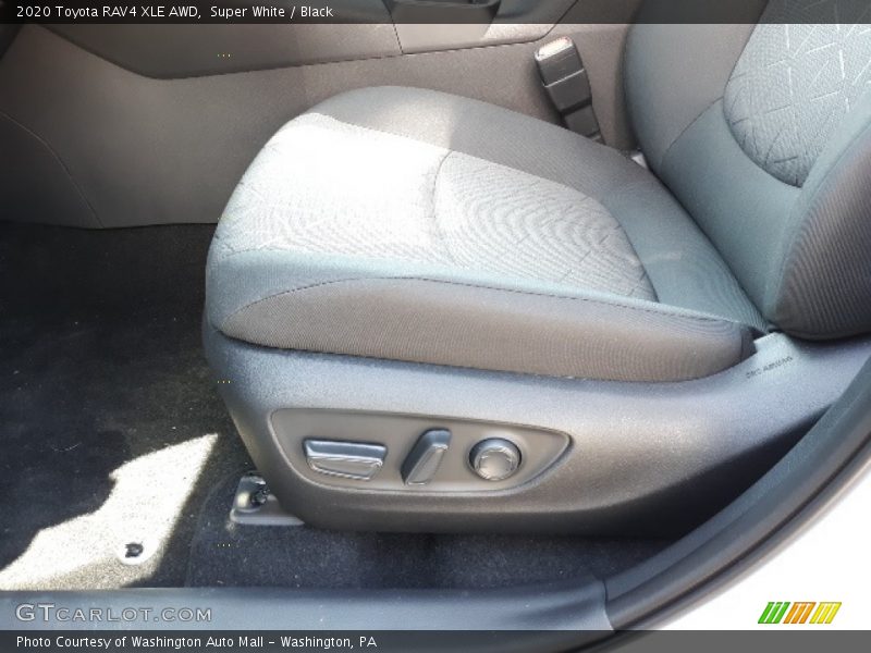 Super White / Black 2020 Toyota RAV4 XLE AWD