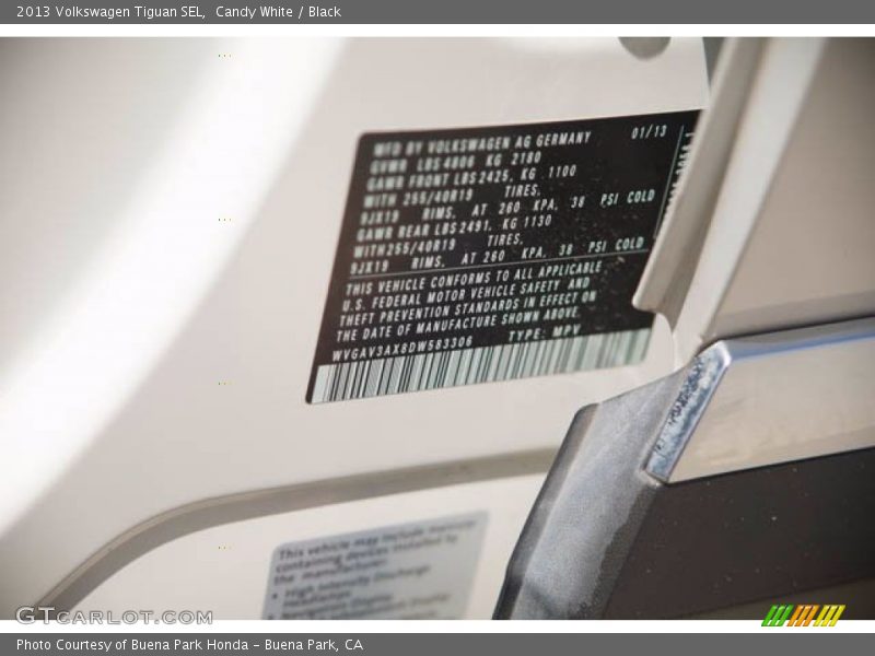 Candy White / Black 2013 Volkswagen Tiguan SEL