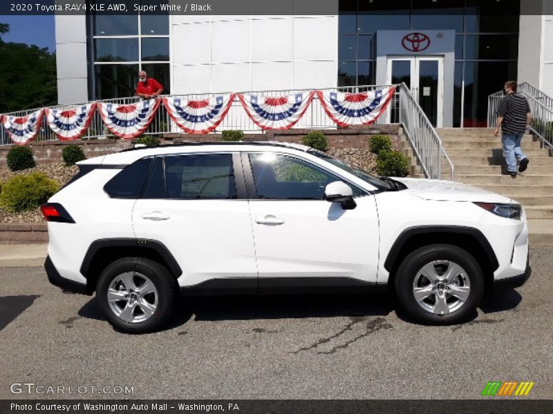 Super White / Black 2020 Toyota RAV4 XLE AWD