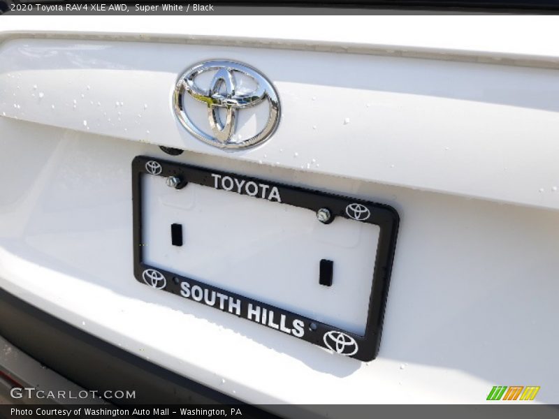 Super White / Black 2020 Toyota RAV4 XLE AWD