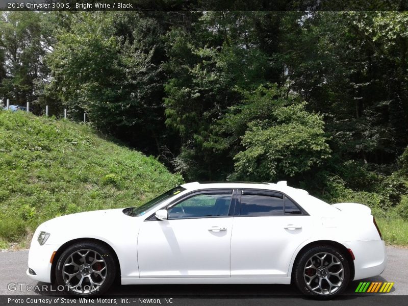 Bright White / Black 2016 Chrysler 300 S