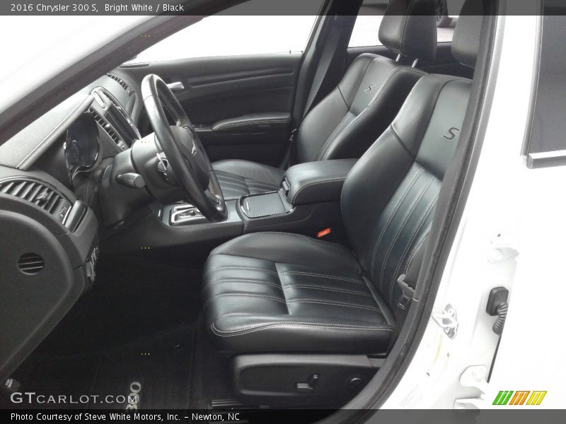 Front Seat of 2016 300 S