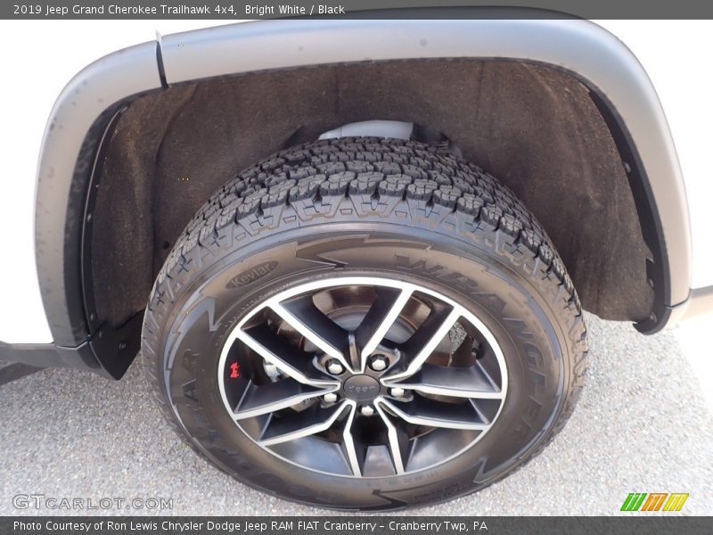 Bright White / Black 2019 Jeep Grand Cherokee Trailhawk 4x4