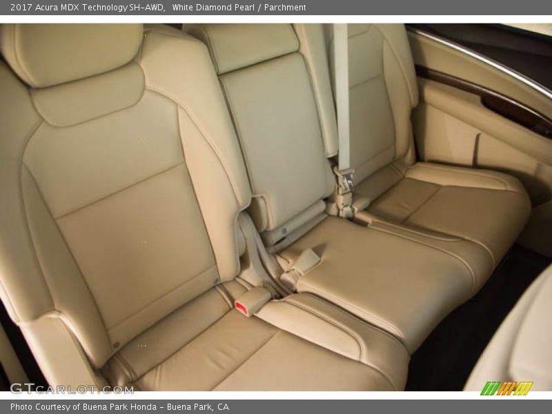 White Diamond Pearl / Parchment 2017 Acura MDX Technology SH-AWD