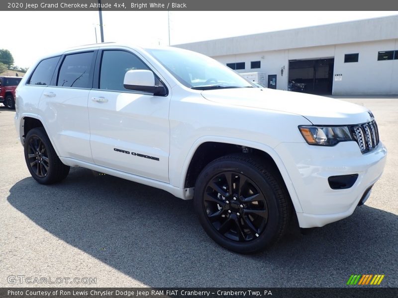 Bright White / Black 2020 Jeep Grand Cherokee Altitude 4x4