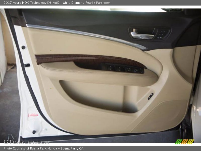 White Diamond Pearl / Parchment 2017 Acura MDX Technology SH-AWD