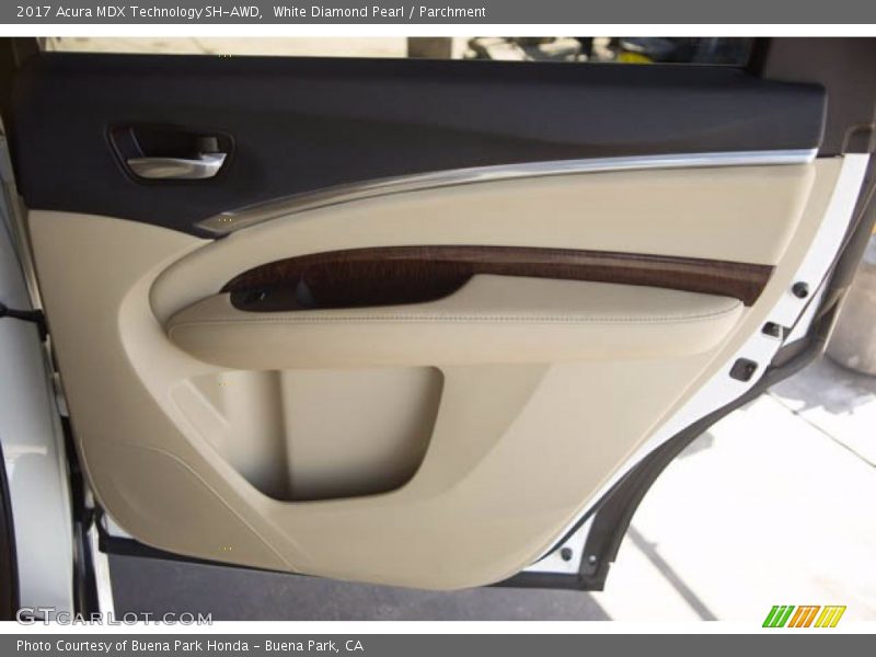 White Diamond Pearl / Parchment 2017 Acura MDX Technology SH-AWD