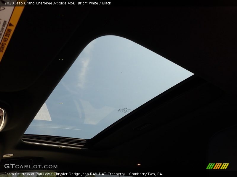 Bright White / Black 2020 Jeep Grand Cherokee Altitude 4x4