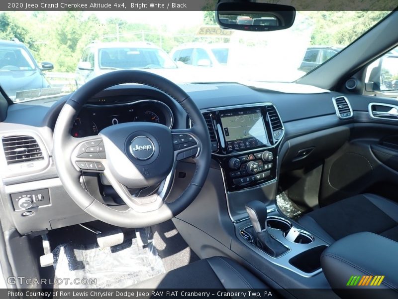 Bright White / Black 2020 Jeep Grand Cherokee Altitude 4x4
