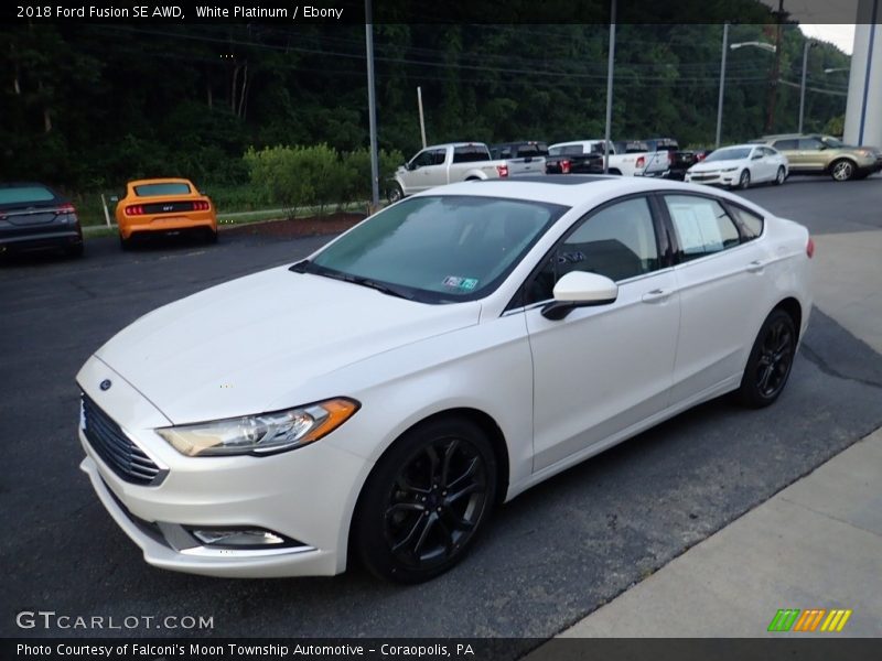 Front 3/4 View of 2018 Fusion SE AWD