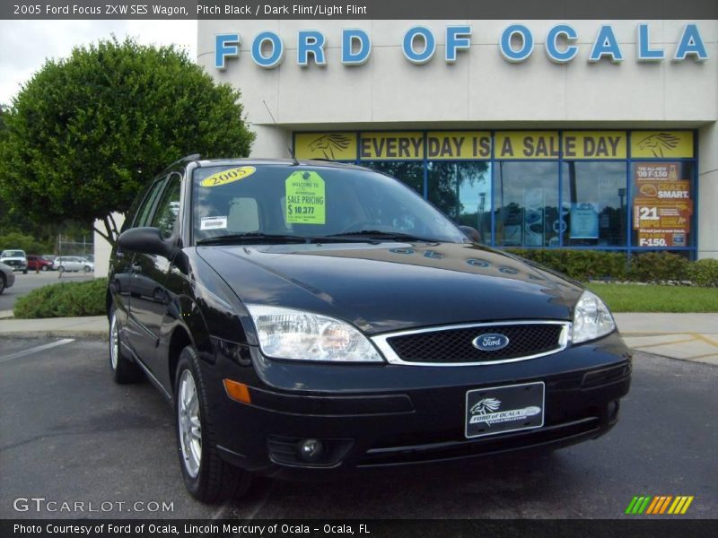 Pitch Black / Dark Flint/Light Flint 2005 Ford Focus ZXW SES Wagon