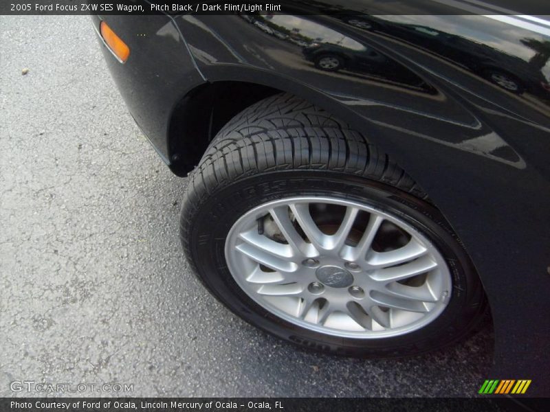 Pitch Black / Dark Flint/Light Flint 2005 Ford Focus ZXW SES Wagon