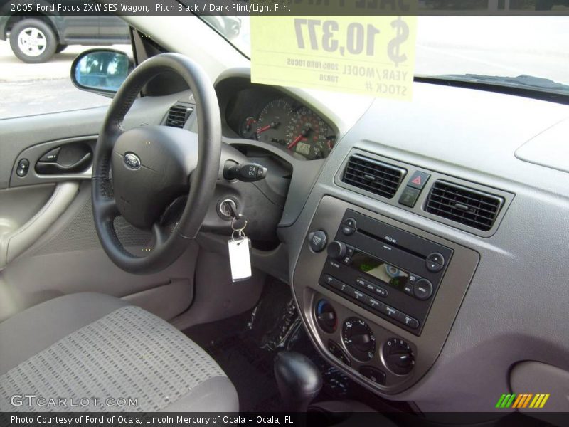 Pitch Black / Dark Flint/Light Flint 2005 Ford Focus ZXW SES Wagon
