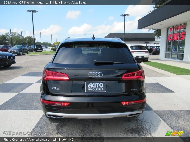 Brilliant Black / Atlas Beige 2019 Audi Q5 Premium quattro