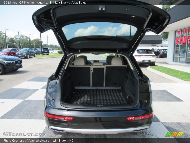 Brilliant Black / Atlas Beige 2019 Audi Q5 Premium quattro