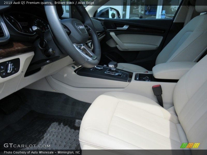 Brilliant Black / Atlas Beige 2019 Audi Q5 Premium quattro