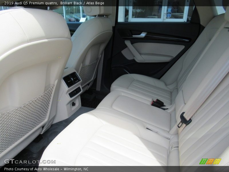 Brilliant Black / Atlas Beige 2019 Audi Q5 Premium quattro