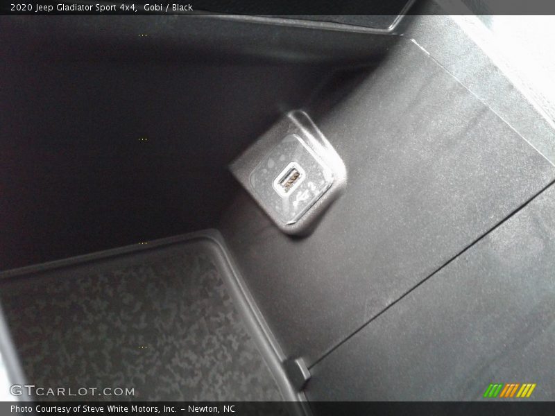 Gobi / Black 2020 Jeep Gladiator Sport 4x4