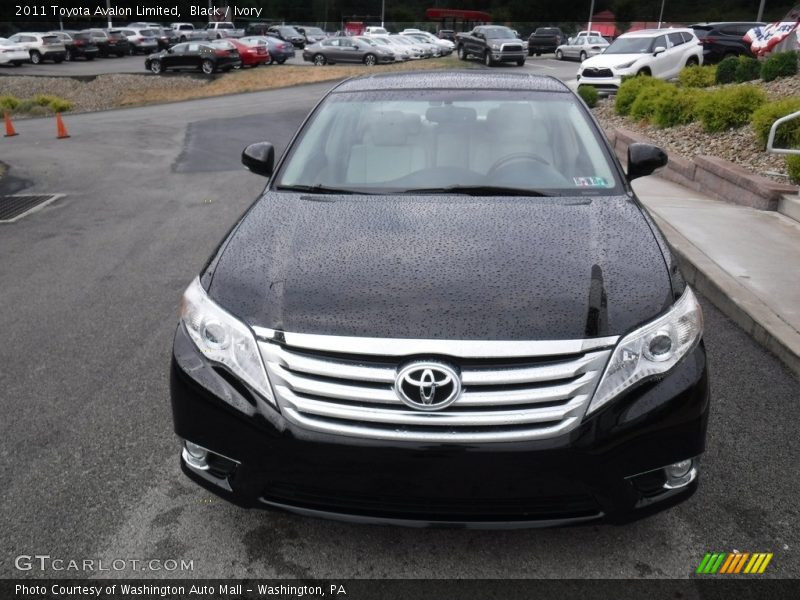 Black / Ivory 2011 Toyota Avalon Limited