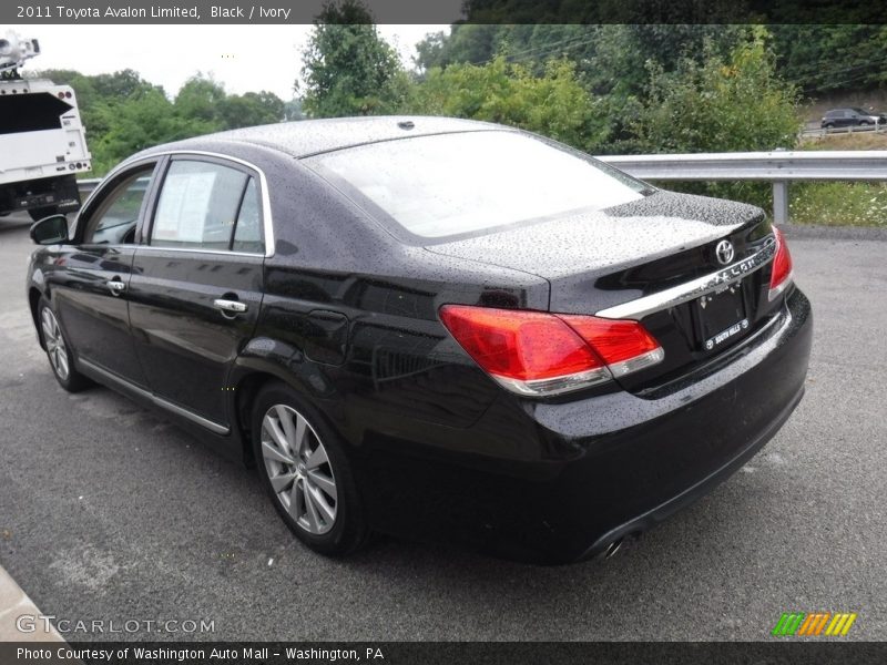 Black / Ivory 2011 Toyota Avalon Limited