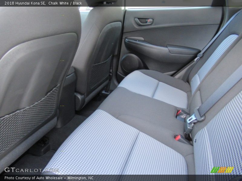 Chalk White / Black 2018 Hyundai Kona SE