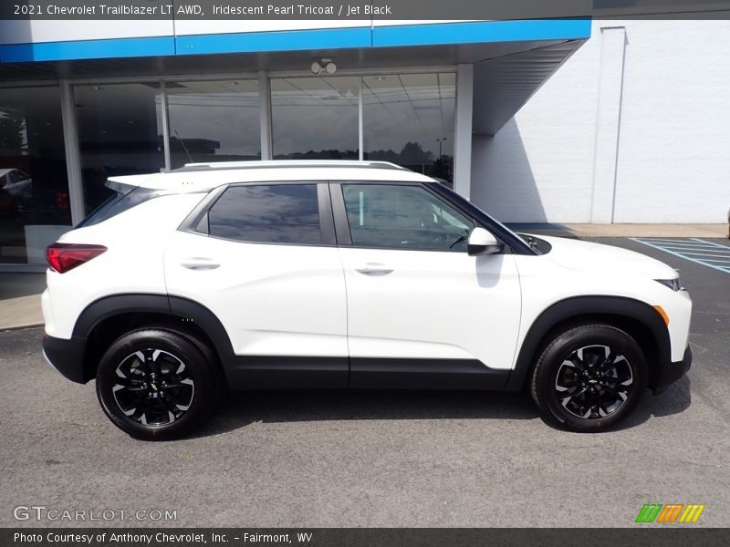 Iridescent Pearl Tricoat / Jet Black 2021 Chevrolet Trailblazer LT AWD