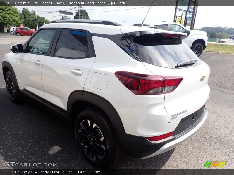 Iridescent Pearl Tricoat / Jet Black 2021 Chevrolet TrailBlazer LT AWD