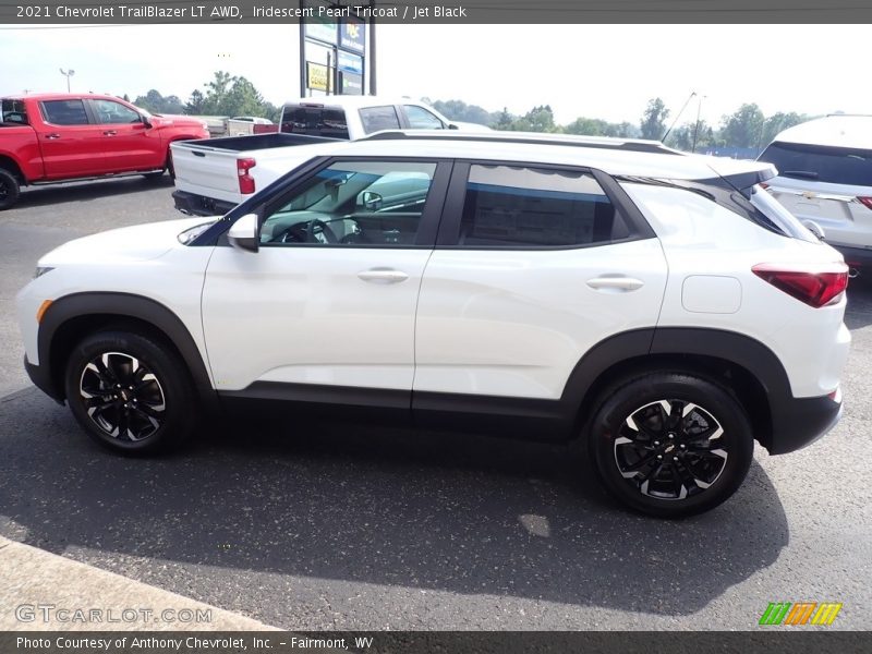 Iridescent Pearl Tricoat / Jet Black 2021 Chevrolet TrailBlazer LT AWD