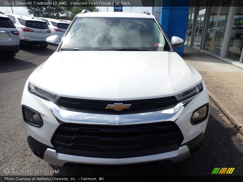 Iridescent Pearl Tricoat / Jet Black 2021 Chevrolet TrailBlazer LT AWD