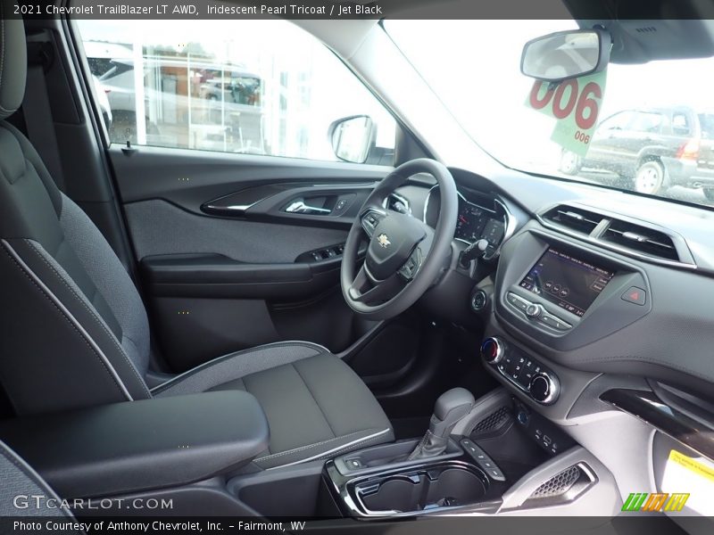 Iridescent Pearl Tricoat / Jet Black 2021 Chevrolet TrailBlazer LT AWD