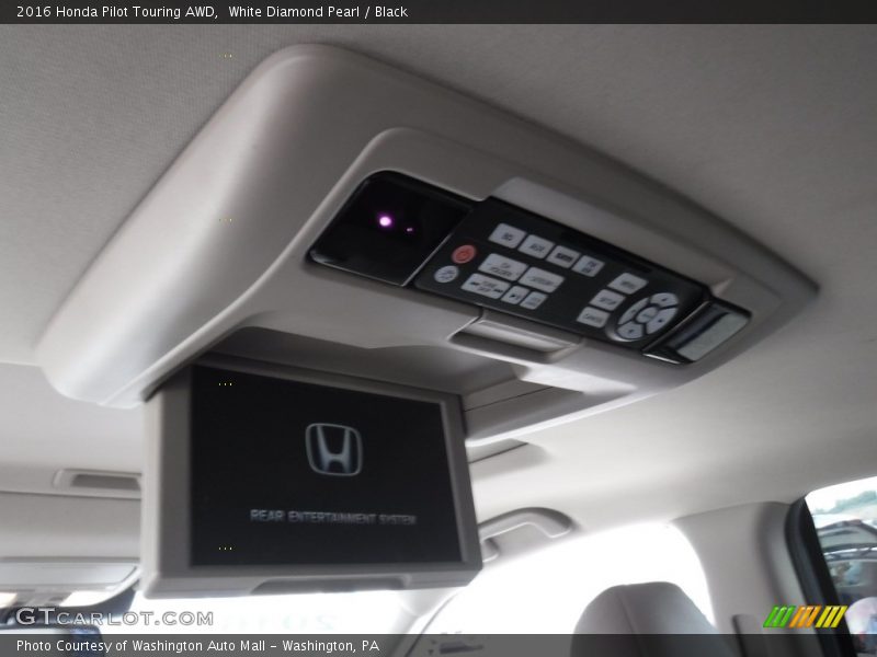Entertainment System of 2016 Pilot Touring AWD