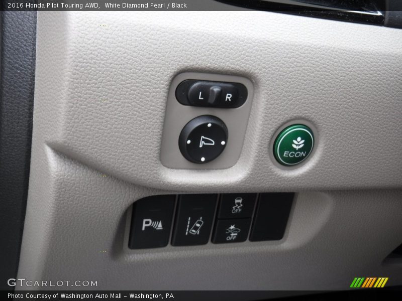 Controls of 2016 Pilot Touring AWD