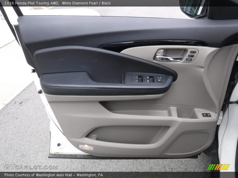 Door Panel of 2016 Pilot Touring AWD
