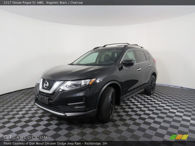 Magnetic Black / Charcoal 2017 Nissan Rogue SV AWD