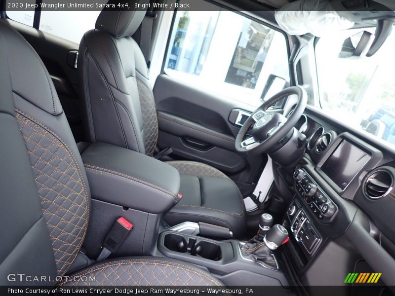 Bright White / Black 2020 Jeep Wrangler Unlimited Sahara 4x4