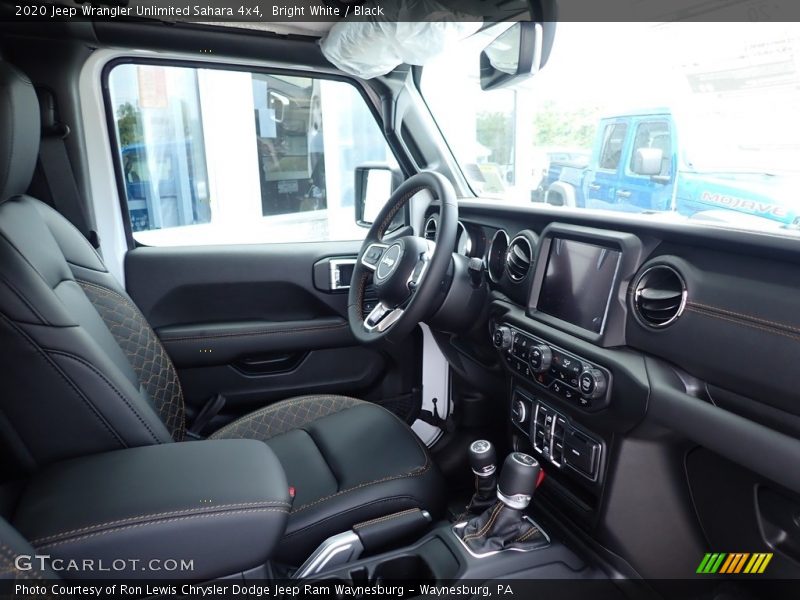 Bright White / Black 2020 Jeep Wrangler Unlimited Sahara 4x4