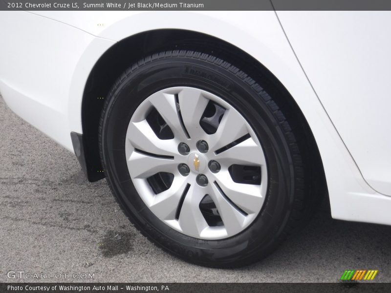 Summit White / Jet Black/Medium Titanium 2012 Chevrolet Cruze LS