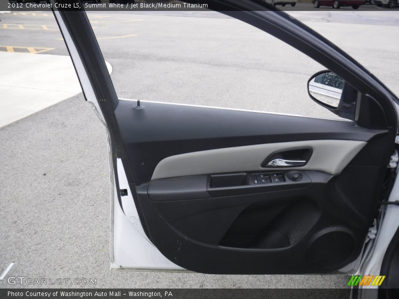 Summit White / Jet Black/Medium Titanium 2012 Chevrolet Cruze LS