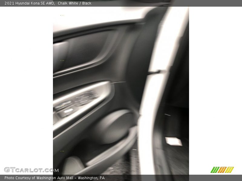 Chalk White / Black 2021 Hyundai Kona SE AWD