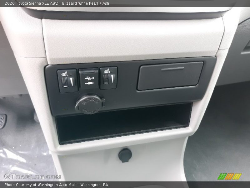 Blizzard White Pearl / Ash 2020 Toyota Sienna XLE AWD