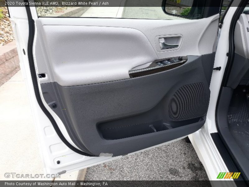 Blizzard White Pearl / Ash 2020 Toyota Sienna XLE AWD