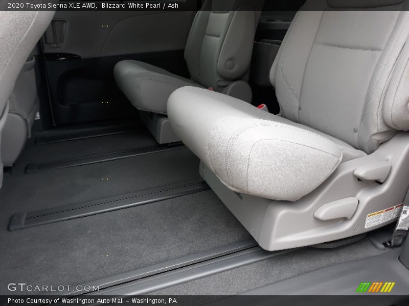 Blizzard White Pearl / Ash 2020 Toyota Sienna XLE AWD
