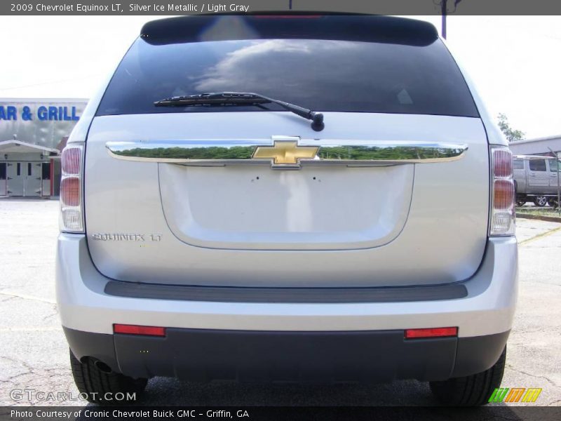 Silver Ice Metallic / Light Gray 2009 Chevrolet Equinox LT