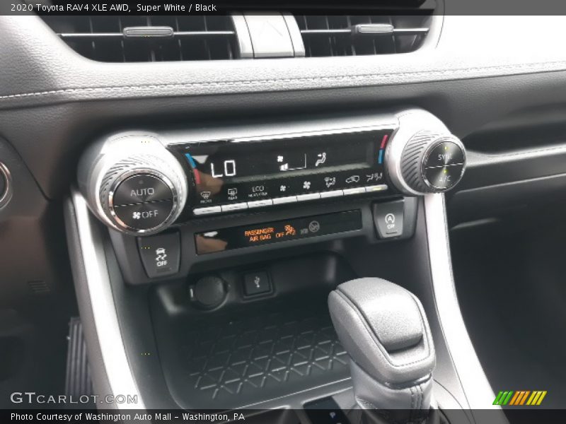 Super White / Black 2020 Toyota RAV4 XLE AWD