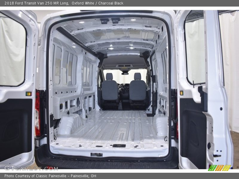 Oxford White / Charcoal Black 2018 Ford Transit Van 250 MR Long