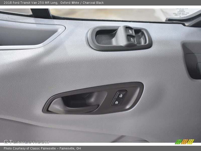 Oxford White / Charcoal Black 2018 Ford Transit Van 250 MR Long